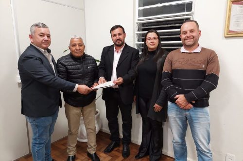 Comissão de Orçamento da Câmara de Soledade recebe parecer prévio do TCE/RS das contas de 2019 do Ex-prefeito Paulo Cattaneo